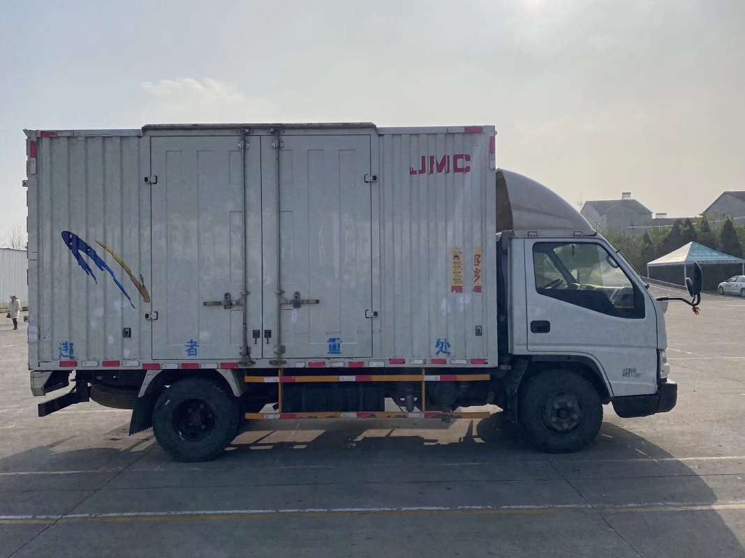 出售江铃顺达厢式货车,国五货箱长4.2米